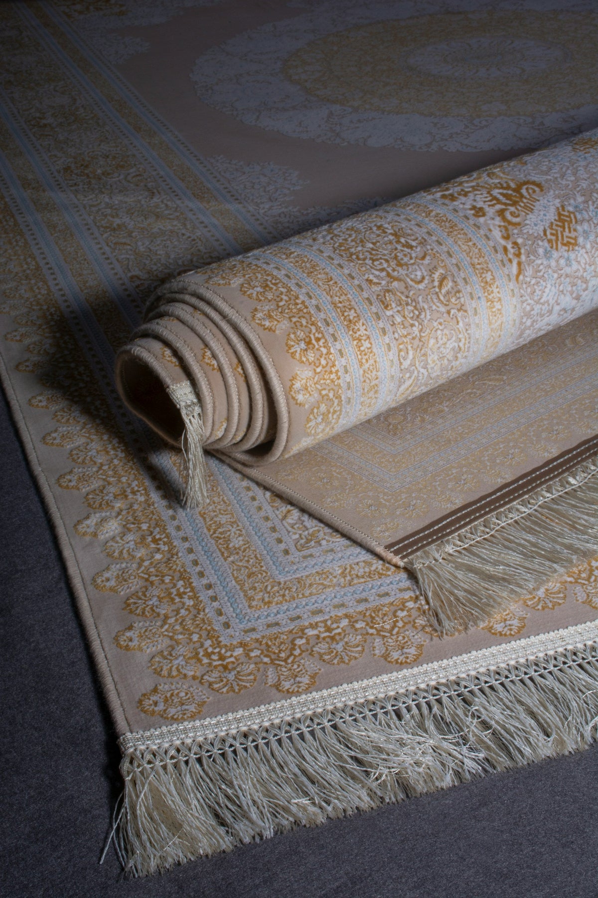Rugs & Textiles