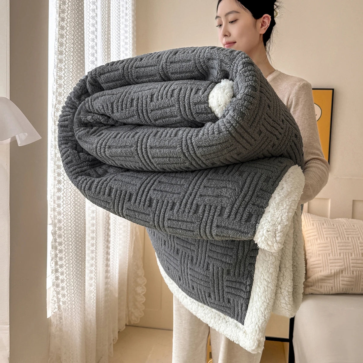 Throw Blanket, Double-Layer Vertical And Horizontal Striped Blanket, 3D Stripe Reversible, Ultra-Soft And Skin-Friendly for All Seasons, Suitable for Sofa/Bed/Office/Lunch Break/Travel, Machine Washable